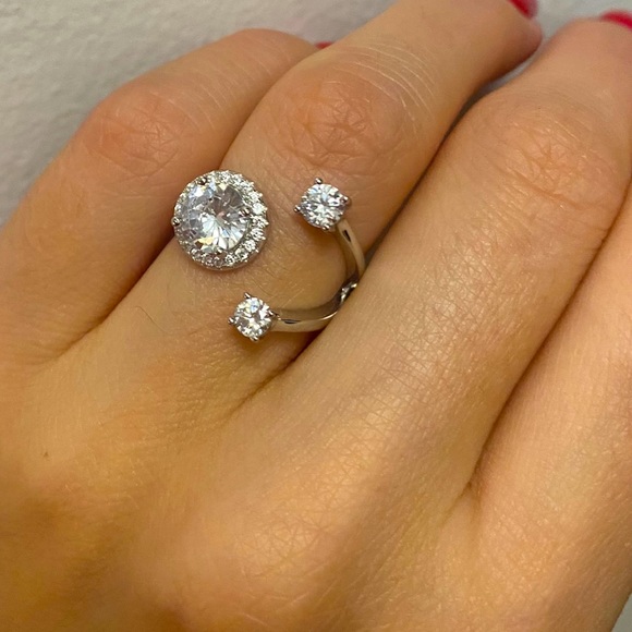 Sterling silver crystal ring - Picture 1 of 3